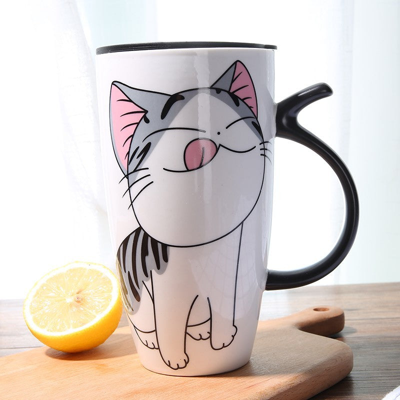 Cute cartoon ceramic cat mug with large capacity, perfect for coffee lovers and adding charm to drinkware.