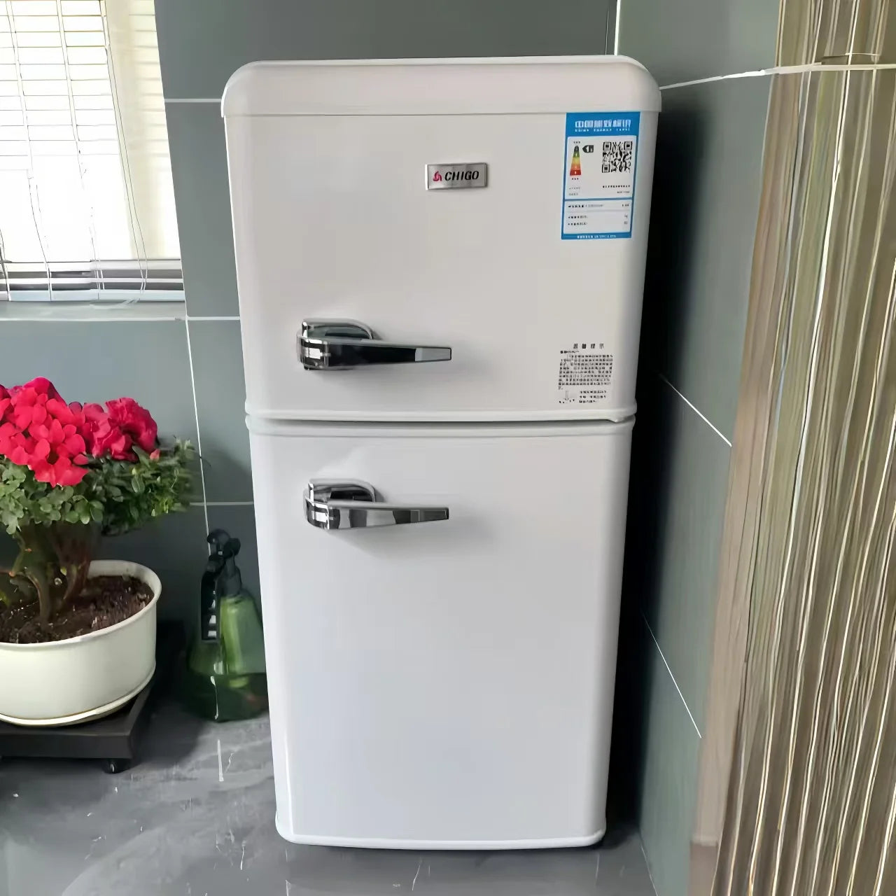 X Hot Selling High-quality 82L Retro Style Small Refrigerator, Top Freezing and Bottom Refrigeration Refrigerator