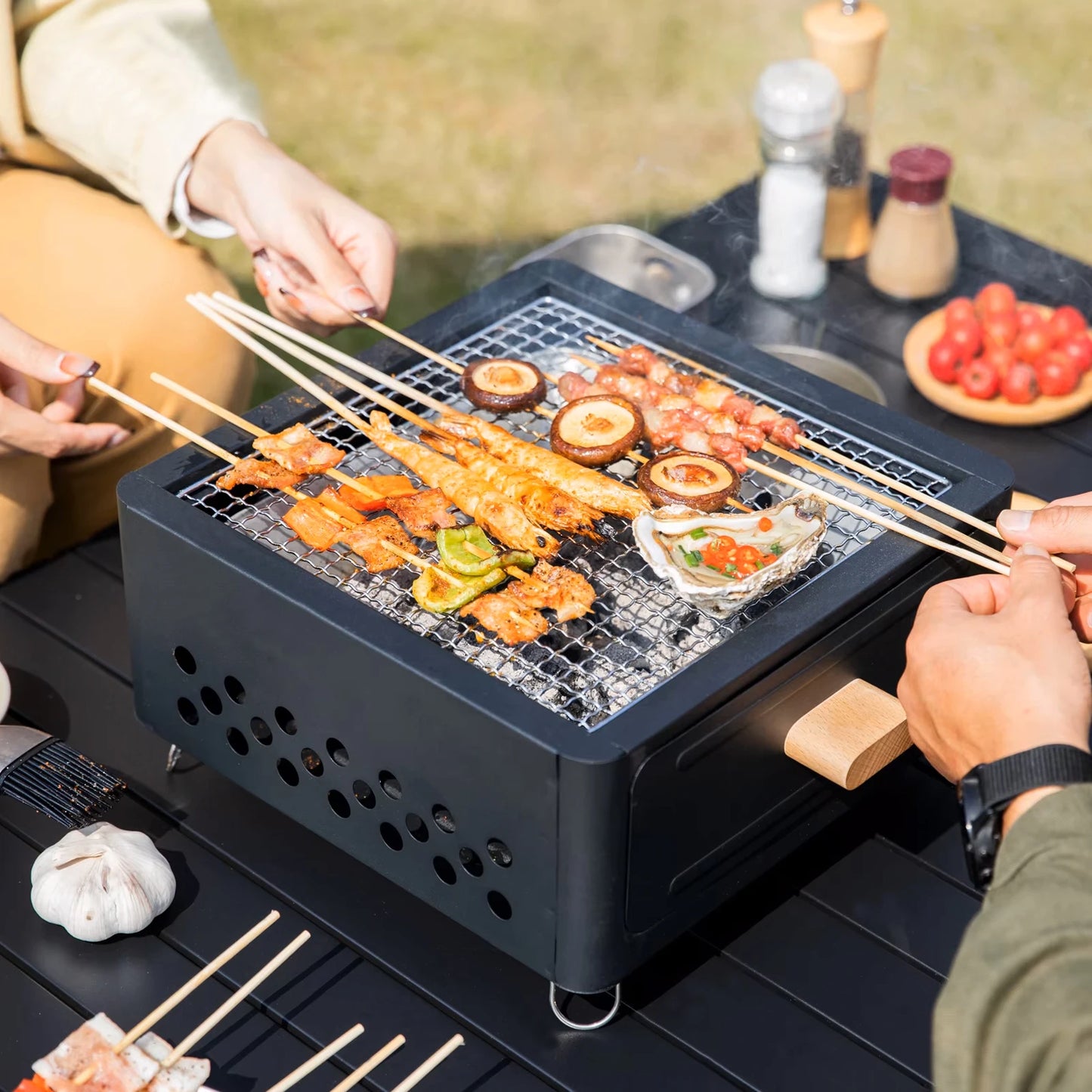 WESTTUNE Outdoor Charcoal Barbecue Grill Non-stick Barbecue Rack Heating Brazier Portable Household Grill Stove for Camping BBQ