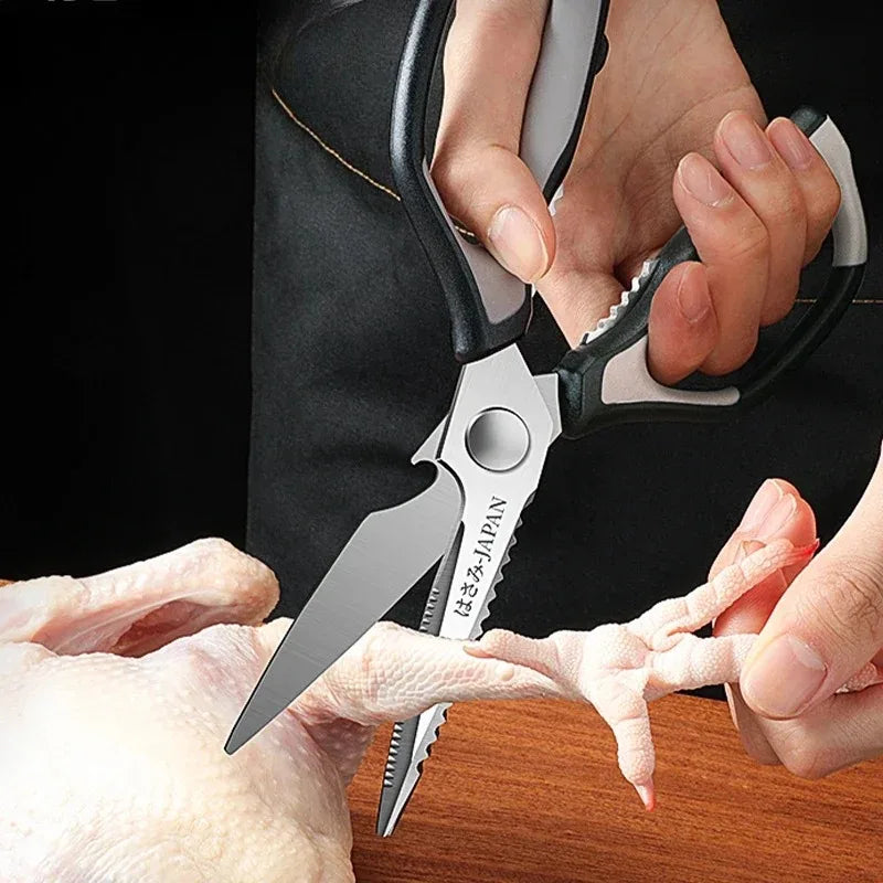 Professional Japanese stainless steel kitchen scissors: ultra-sharp for effortlessly cutting bones, meat and vegetables.