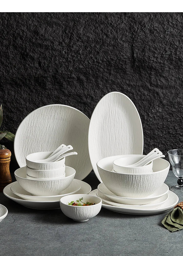 Black and white ceramic tableware, plates, plates, household eating bowls, soup bowls, high-end luxury Japanese tableware sets.