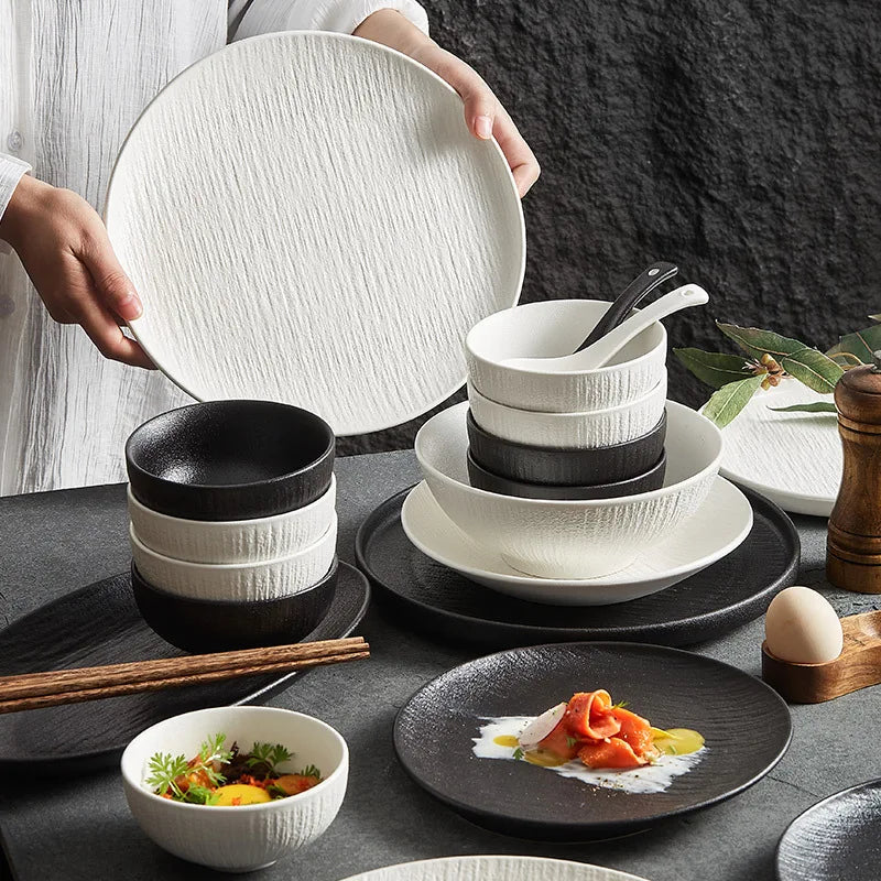 Black and white ceramic tableware, plates, plates, household eating bowls, soup bowls, high-end luxury Japanese tableware sets.