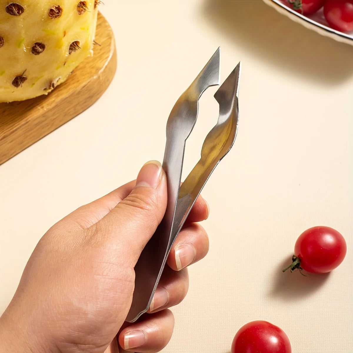 Pineapple Corer Slicer Cutter Pineapple Eye Remover Clip Strawberry Huller Fruits Peeler Stainless Steel Kitchen Knife Gadgets