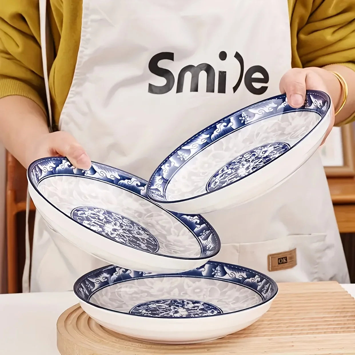 6pcs Elegant Blue And White Ceramic Dinnerware Set, Large Round Plates with Floral Design, Microwave And Dishwasher Safe, Suitab