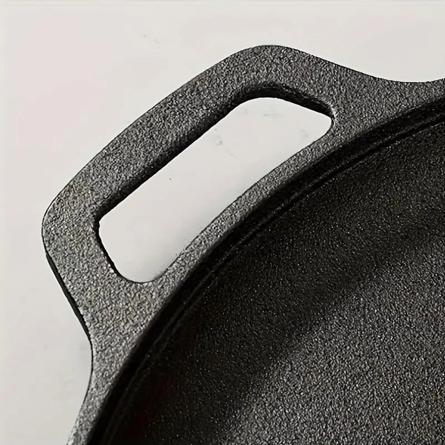 Multifunctional Cast Iron Skillet — Non-Stick Design, Ideal for Pizza, Grilling, and Pancakes — Compatible with All Stove Types