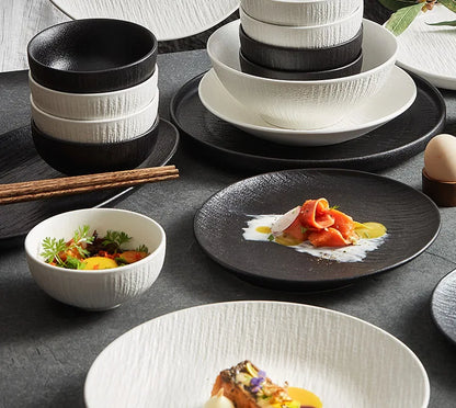 Black and white ceramic tableware, plates, plates, household eating bowls, soup bowls, high-end luxury Japanese tableware sets.